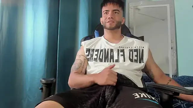 BellaDavies – webcam model profile photo Image 3