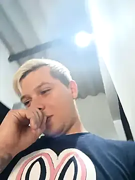 SkyLumen – webcam model profile photo Image 12