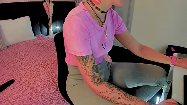 KatnessHot – webcam model profile photo Image 7