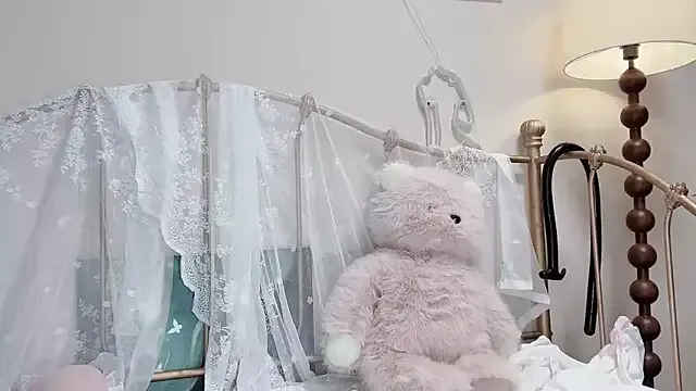 AmyBelmontt – webcam model profile photo Image 11