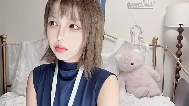 AmyBelmontt – webcam model profile photo Image 16