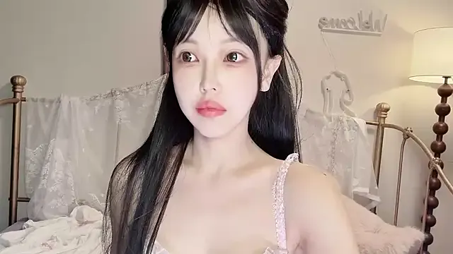 AmyBelmontt – webcam model profile photo Image 18