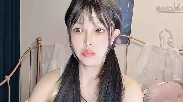 AmyBelmontt – webcam model profile photo Image 19