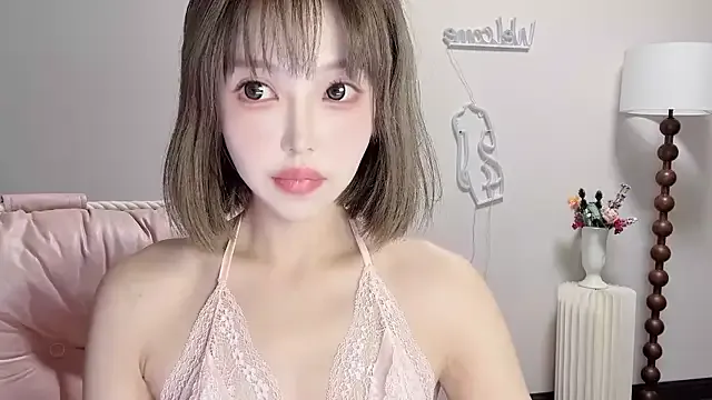 AmyBelmontt – webcam model profile photo Image 4