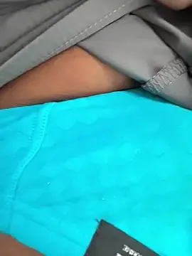 ClaraVanessa – webcam model profile photo Image 2