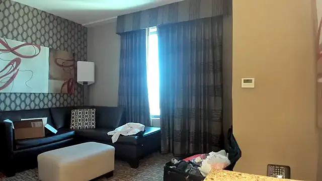 queen_sophie_m – webcam model profile photo Image 4