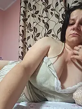 MystiqueXXX – webcam model profile photo Image 10