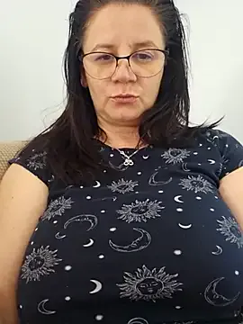 MystiqueXXX – webcam model profile photo Image 14