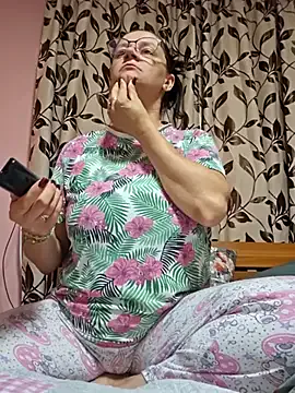 MystiqueXXX – webcam model profile photo Image 19