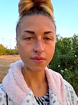 _Lilly_angel – webcam model profile photo Image 7