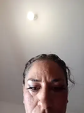 YaraDavis – webcam model profile photo Image 4