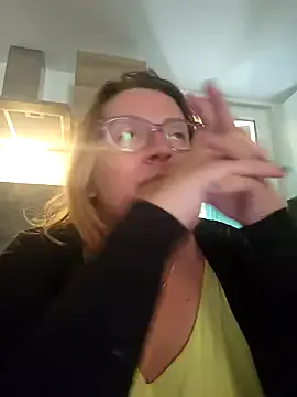 DarkDea – webcam model profile photo Image 11