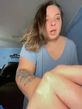 Noya – webcam model profile photo Image 2