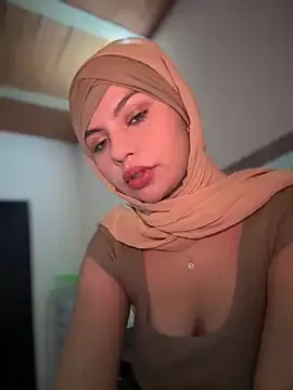 NinaFontana – webcam model profile photo Image 4