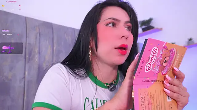 CasseyLeights – webcam model profile photo Image 14