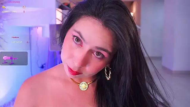 CasseyLeights – webcam model profile photo Image 3