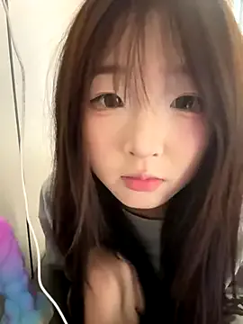 AlannaWeest – webcam model profile photo Image 8