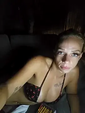 IsabelaJohnson – webcam model profile photo Image 4