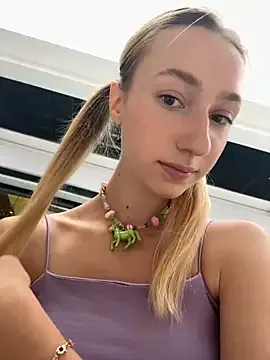 XStormy – webcam model profile photo Image 11