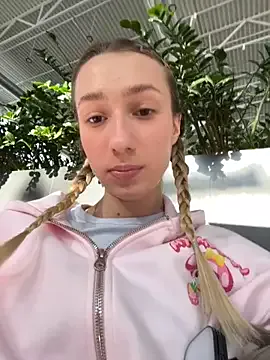 XStormy – webcam model profile photo Image 16