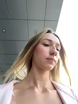 XStormy – webcam model profile photo Image 18