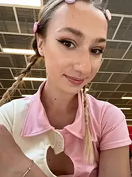 XStormy – webcam model profile photo Image 7