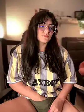 NickyGray – webcam model profile photo Image 17