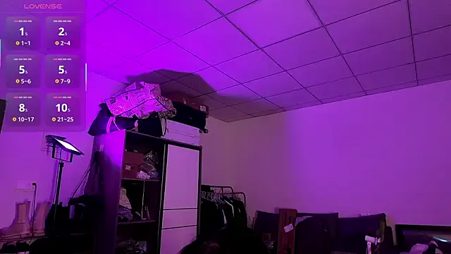 NaughtyNinaX – webcam model profile photo Image 4