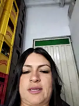 IrisWain – webcam model profile photo Image 8