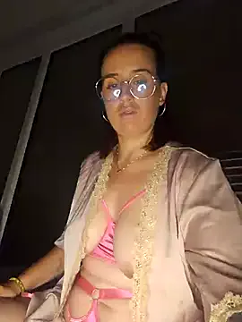 AvaMaddisson – webcam model profile photo Image 11