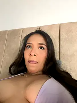 EmmaEboney – webcam model profile photo Image 8