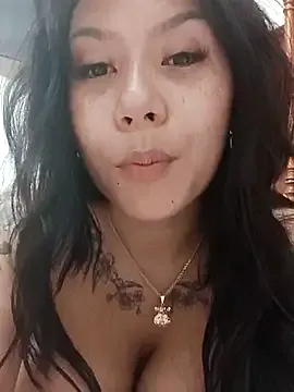 alanna_Micheles – webcam model profile photo Image 2