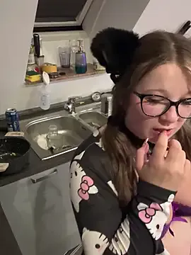 Amylewiss – webcam model profile photo Image 7