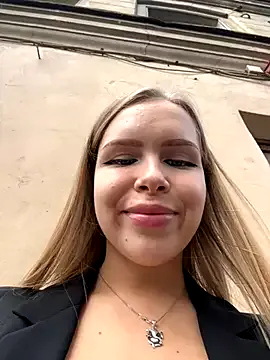 KaraNoir – webcam model profile photo Image 10