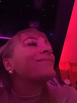 LunaKrismas – webcam model profile photo Image 19