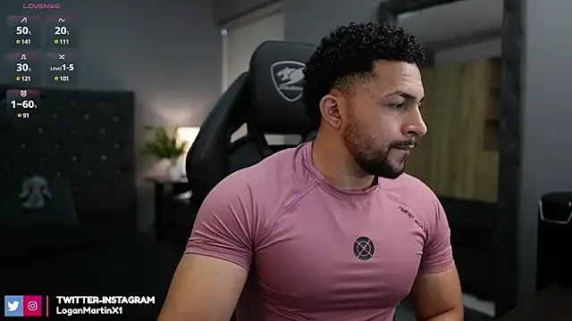 AmyBelmontt – webcam model profile photo Image 3