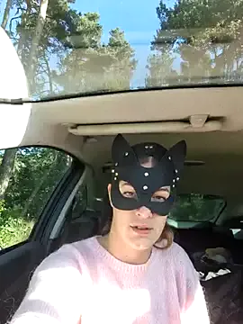 AmyBelmontt – webcam model profile photo Image 6