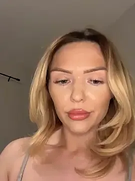 KataKovalenko – webcam model profile photo Image 5