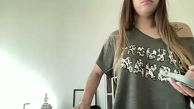 NiaPineda – webcam model profile photo Image 5