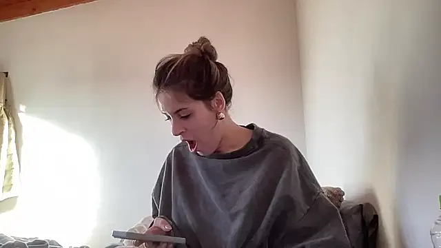 NiaPineda – webcam model profile photo Image 8