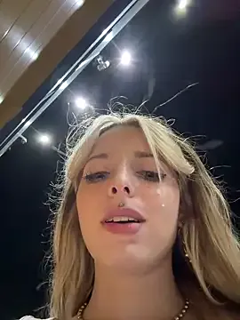 DarkDea – webcam model profile photo Image 8