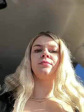 IsabellaSanz – webcam model profile photo Image 13