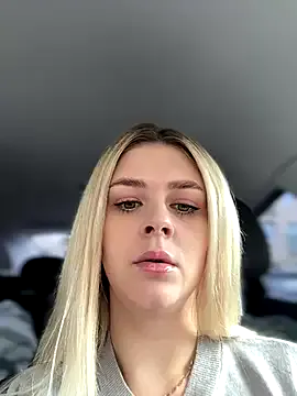 IsabellaSanz – webcam model profile photo Image 17