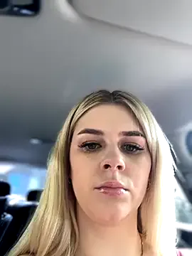 IsabellaSanz – webcam model profile photo Image 7