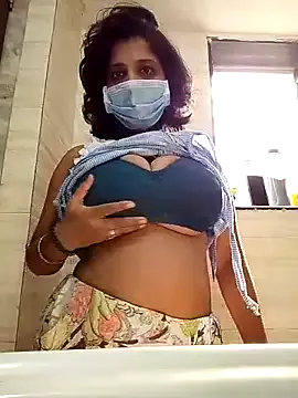 IrisWain – webcam model profile photo Image 15