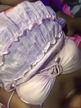 Noya – webcam model profile photo Image 13