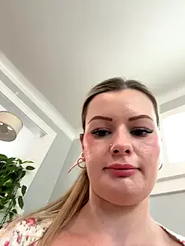 AmyBelmontt – webcam model profile photo Image 15