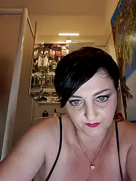 CassieGil – webcam model profile photo Image 8