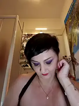 CassieGil – webcam model profile photo Image 9