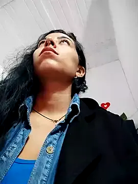 AmyBelmontt – webcam model profile photo Image 10